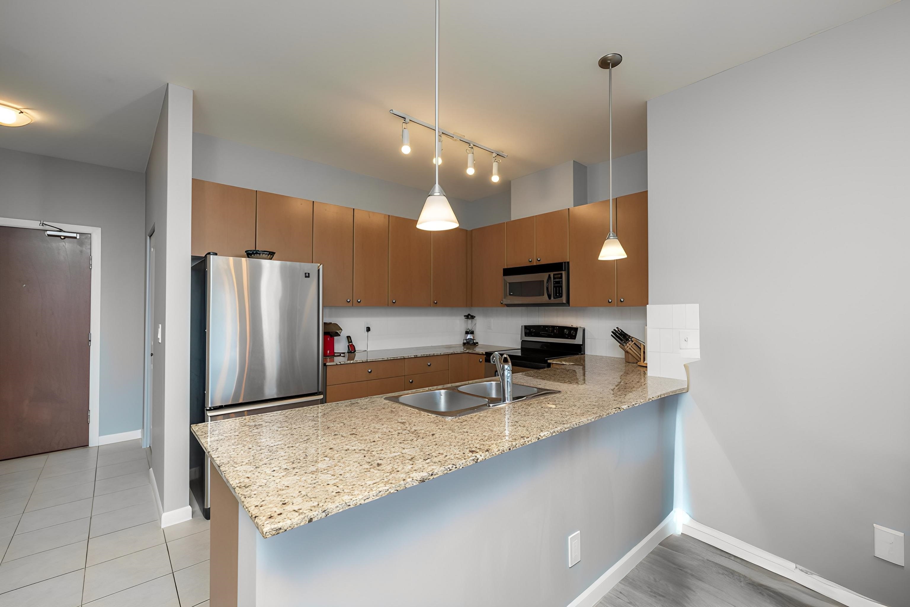 Additional image 3 of 430-15380 102a Avenue, Surrey, BC, V3R 0B3