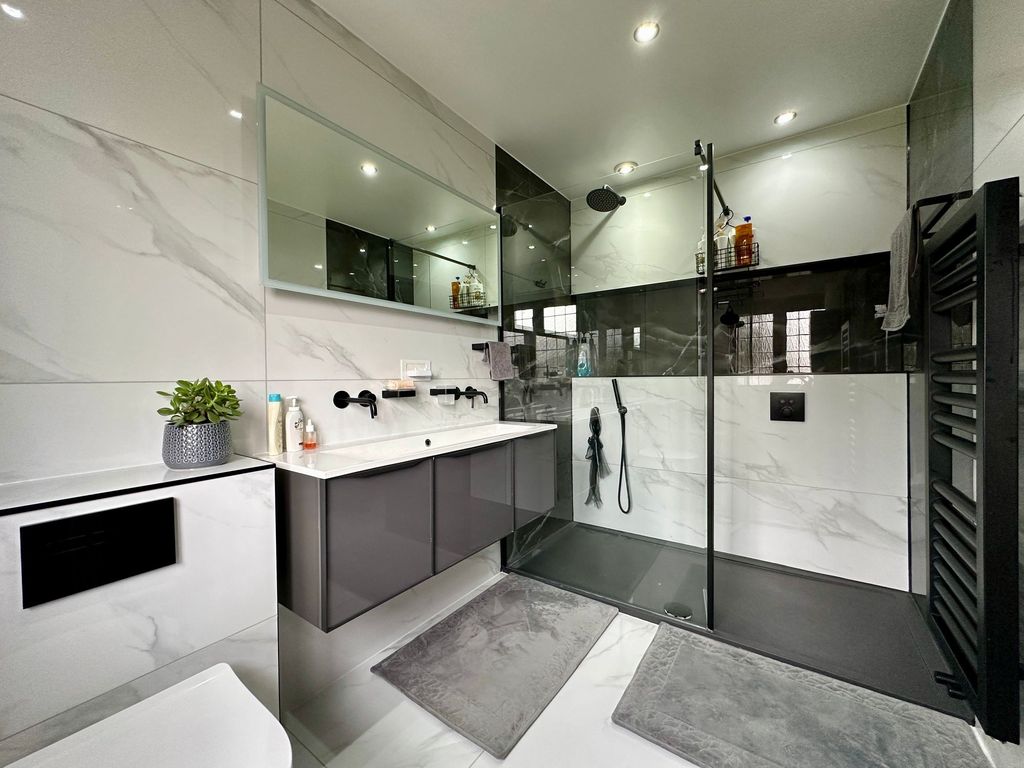 Additional image 15 of 5 bed detached house for saleNoak Hill Road, Billericay CM12