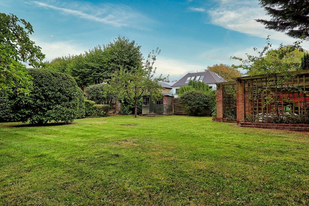 Additional image 34 of 5 bed detached house for saleBurntwood Avenue, Emerson Park, Hornchurch RM11