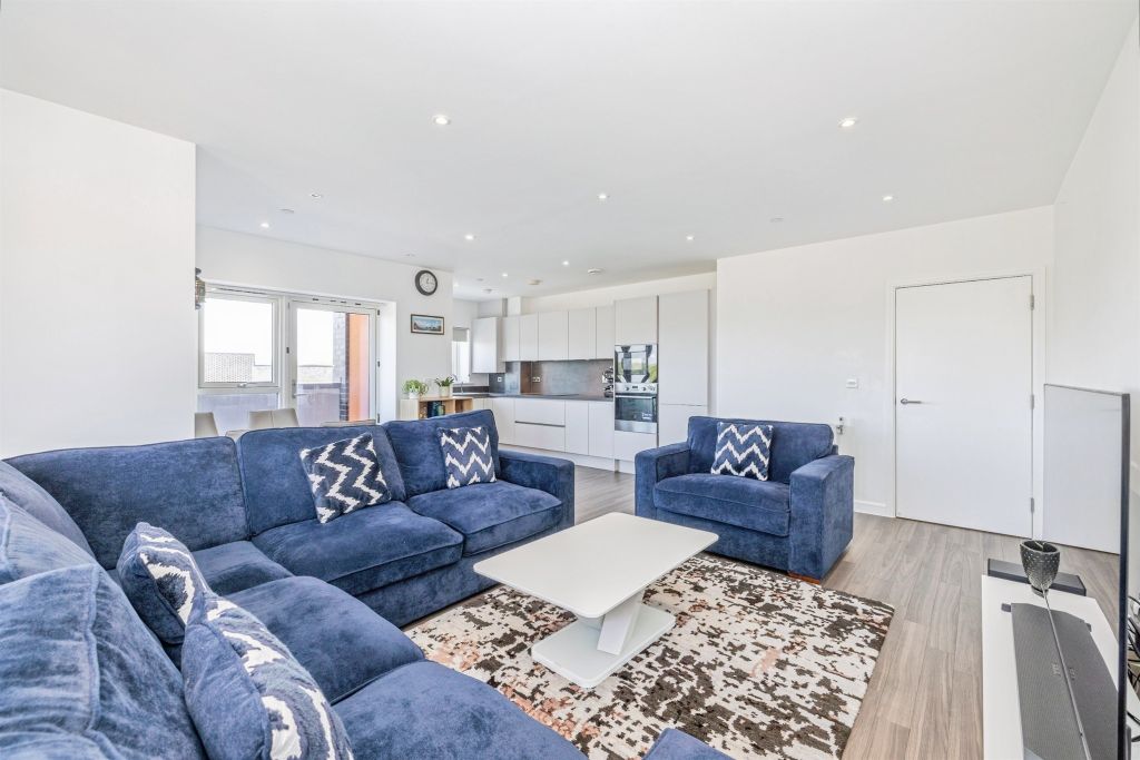 Additional image 2 of 2 bed flat for saleFairfield Avenue, Watford WD19