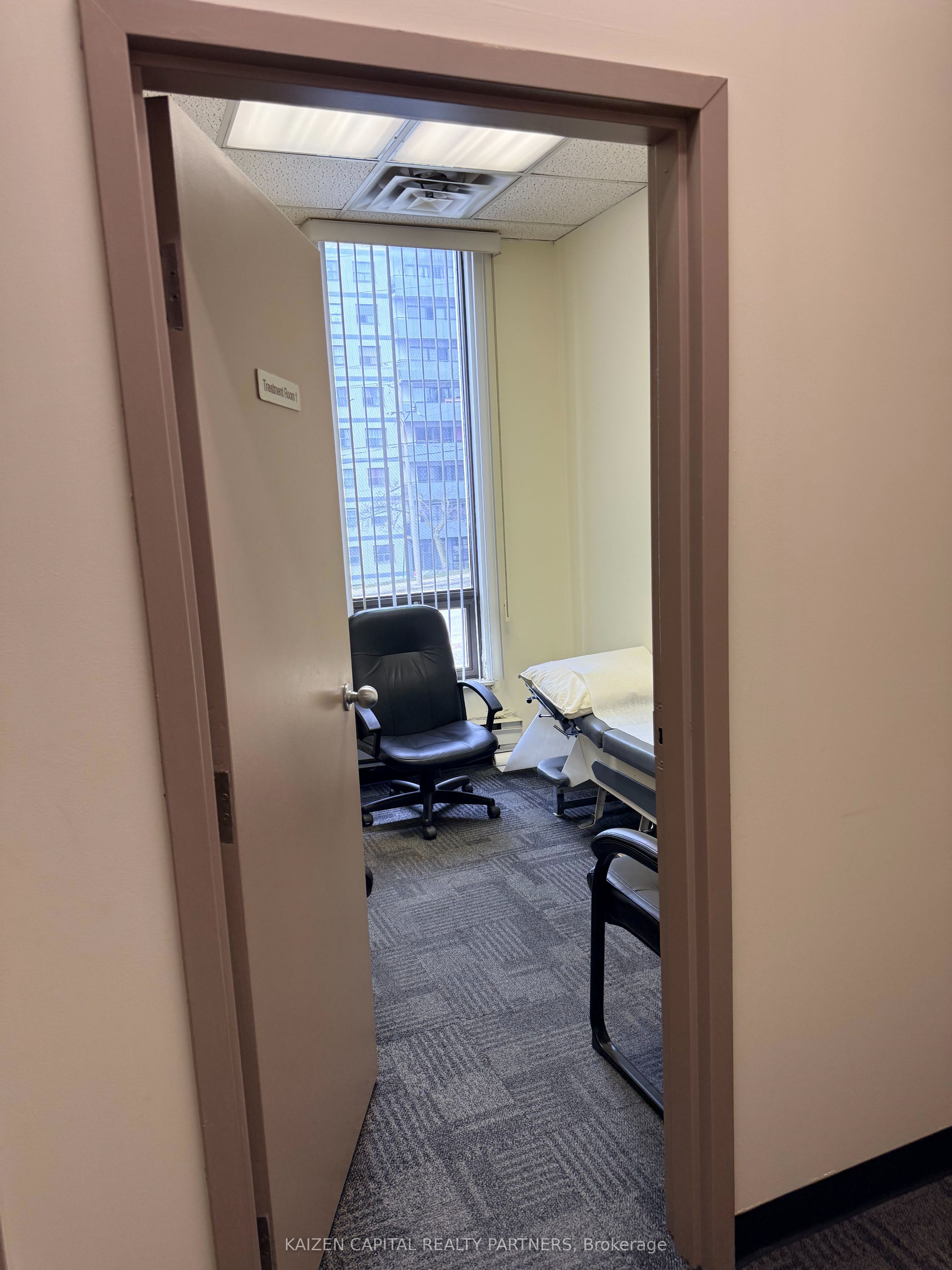 Additional image 6 of 202A-901 Jane Street, Toronto, ON, M6N 4C6