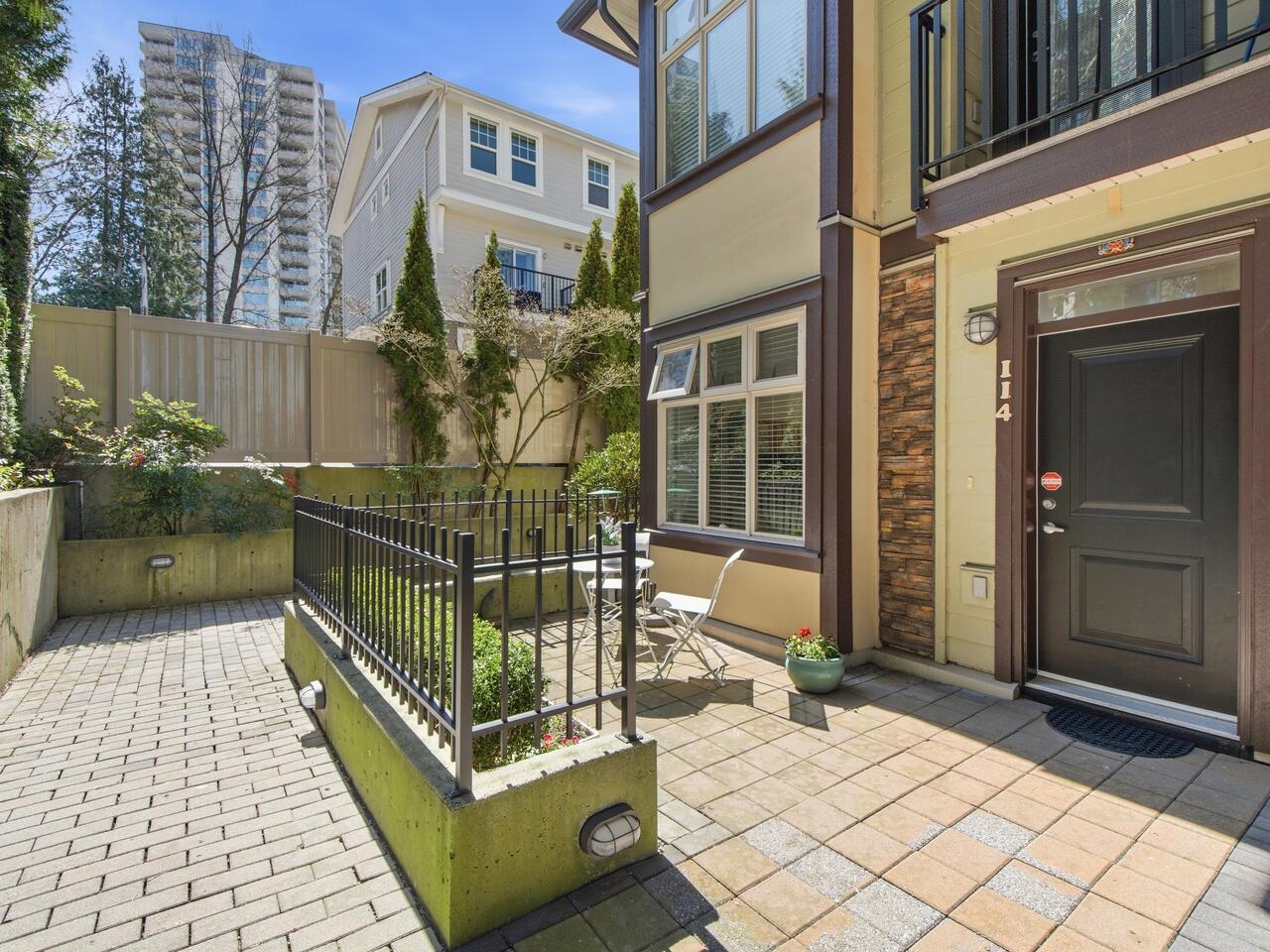 Additional image 2 of 114-5588 Patterson , Burnaby, BC, V5H 0A7