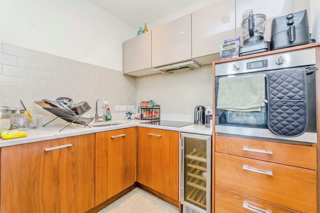 Additional image 10 of 1 bed flat for saleCathedral Road, Cardiff CF11