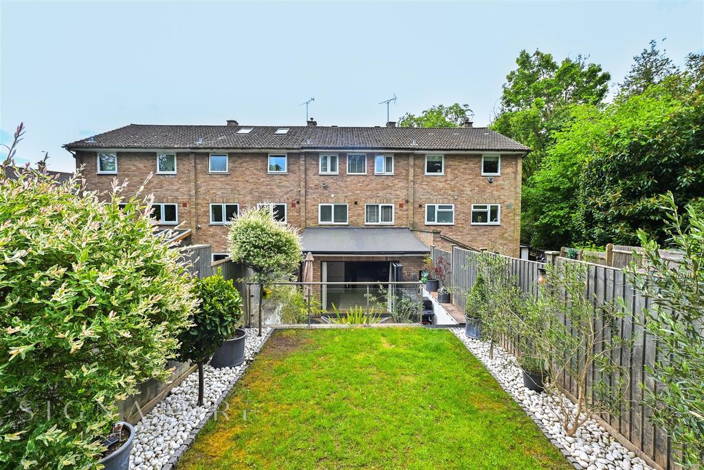 Additional image 15 of 4 bed town house for saleSt. Lawrence Close, Abbots Langley WD5
