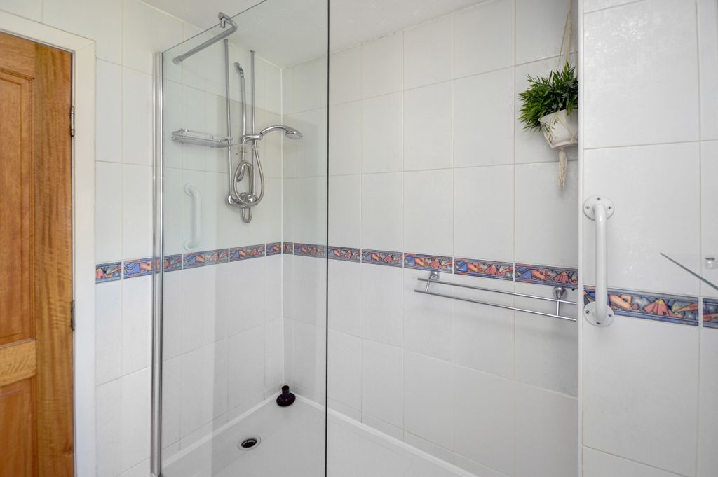 Additional image 9 of 3 bed semi-detached house for saleOlifard Avenue, Bothwell, Glasgow, South Lanarkshire G71