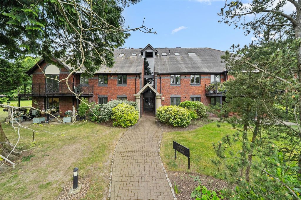 Additional image 18 of 2 bed flat for saleWoburn Park, Woburn Hill, Addlestone KT15