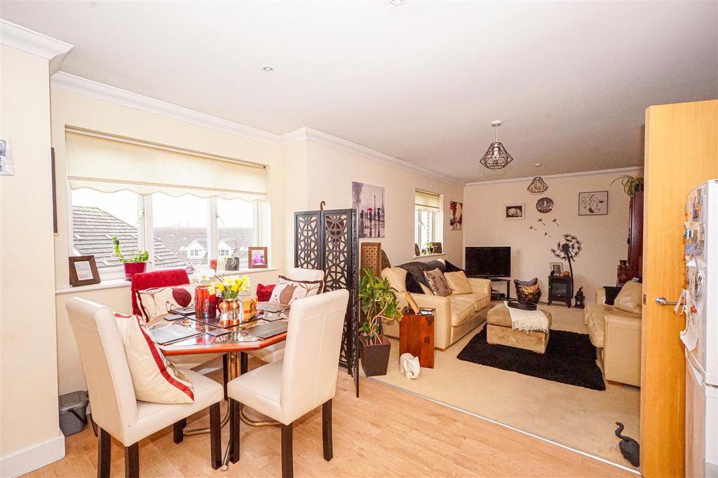 Additional image 10 of 2 bed flat for saleWelton Rise, St. Leonards-On-Sea TN37
