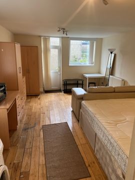 Woodville Road, Cardiff CF24, Studio to rent