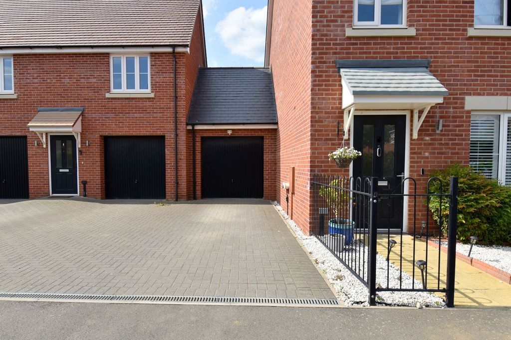 Additional image 23 of 3 bed semi-detached house for saleTate Drive, Biggleswade SG18