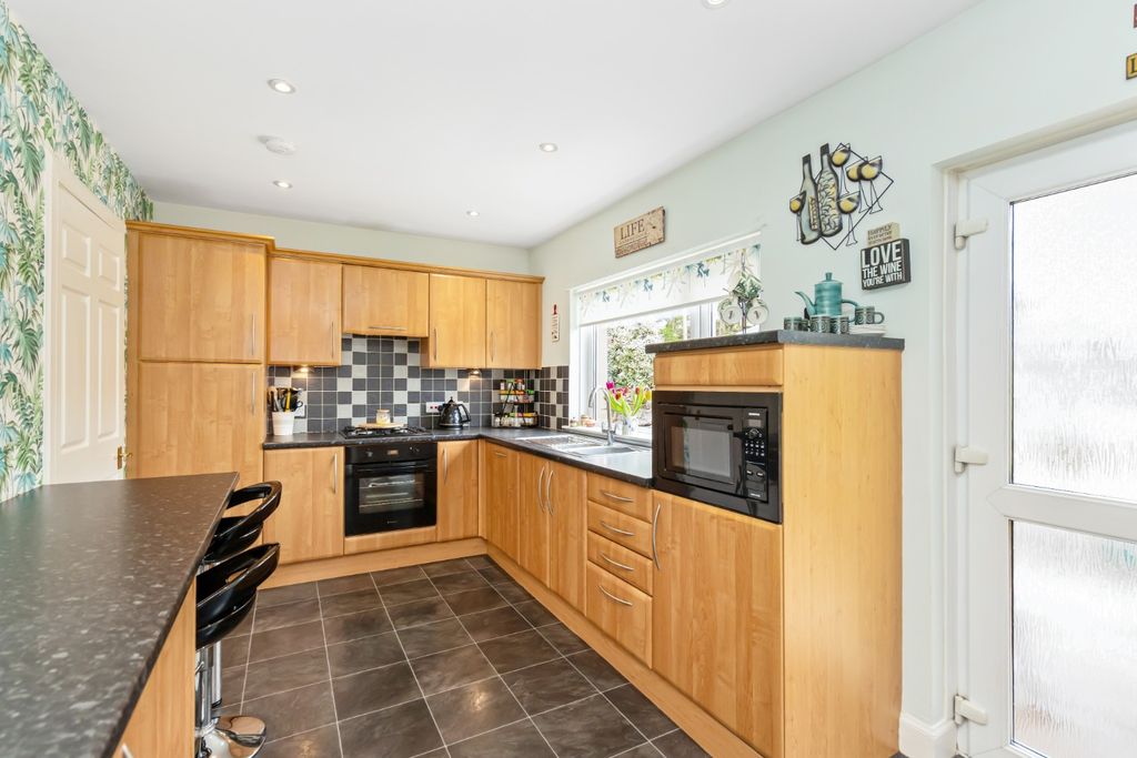 Additional image 9 of 4 bed detached bungalow for sale8 Viewbank View, Bonnyrigg, Midlothian EH19