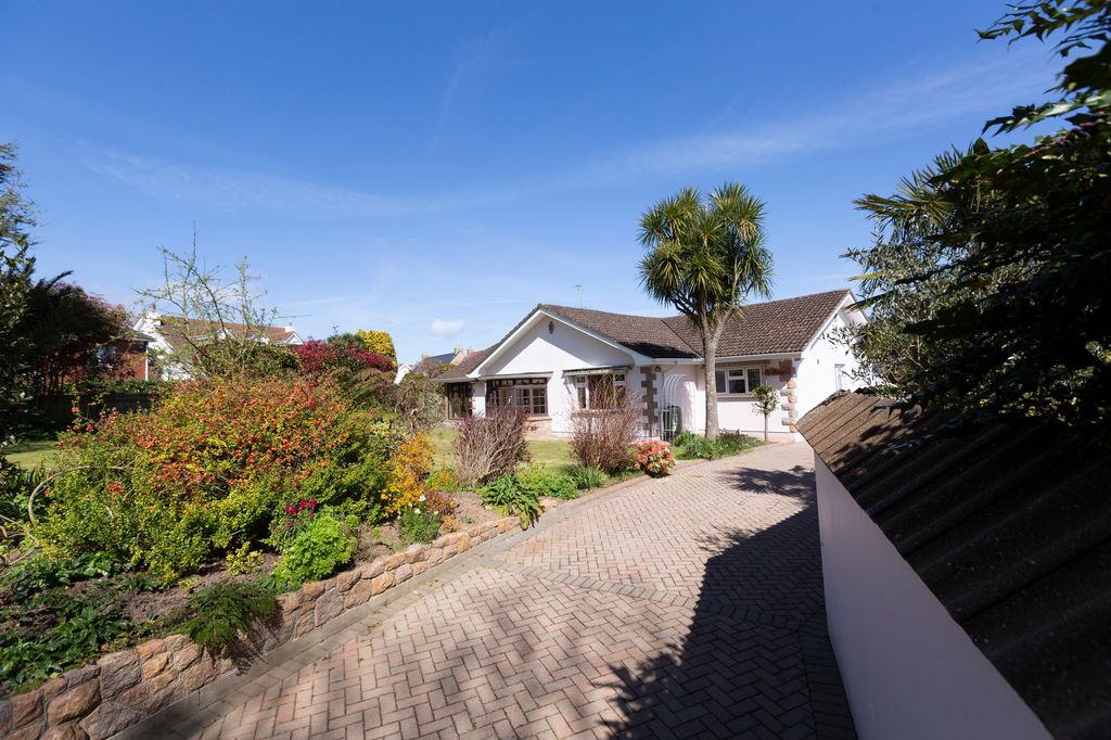 Additional image 30 of 3 bed bungalow for saleLe Parcot, La Longue Rue, St Martin JE3