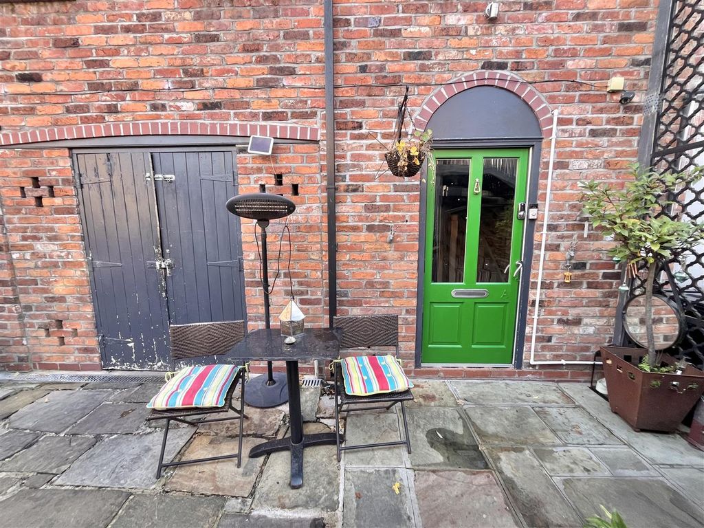 3 bed end terrace house for saleClifton Street, Alderley Edge SK9