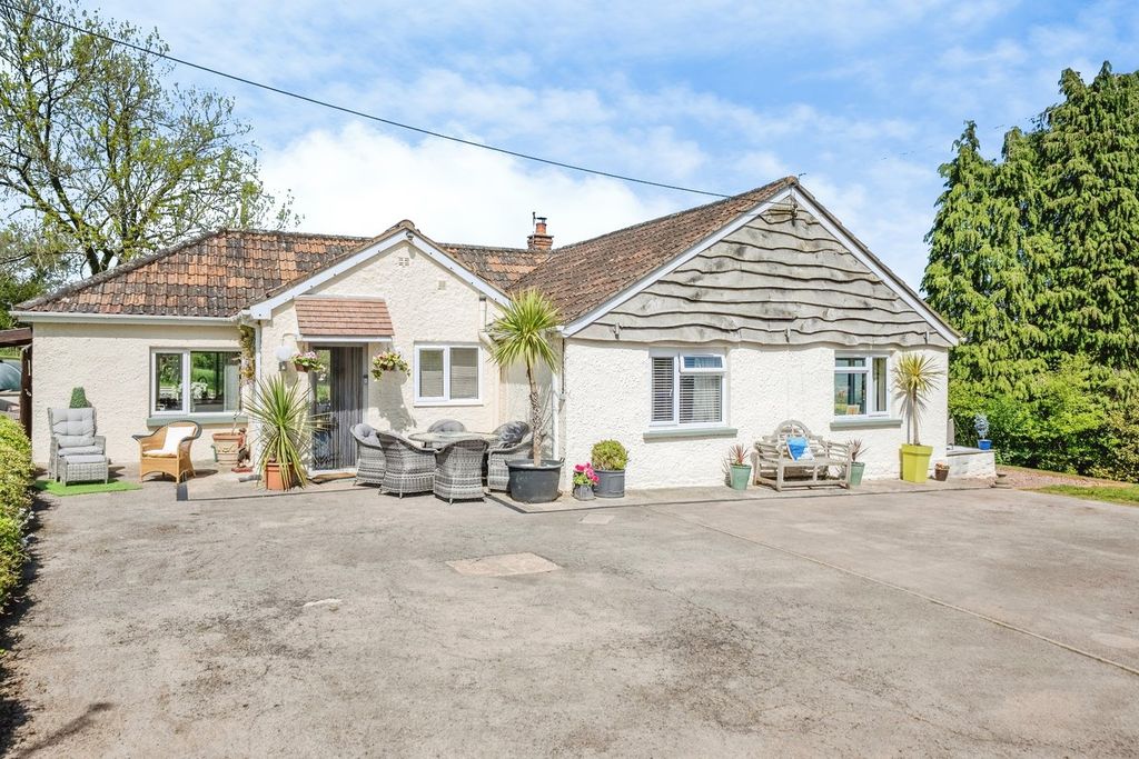 3 bed detached bungalow for saleMitchel Troy, Monmouth NP25
