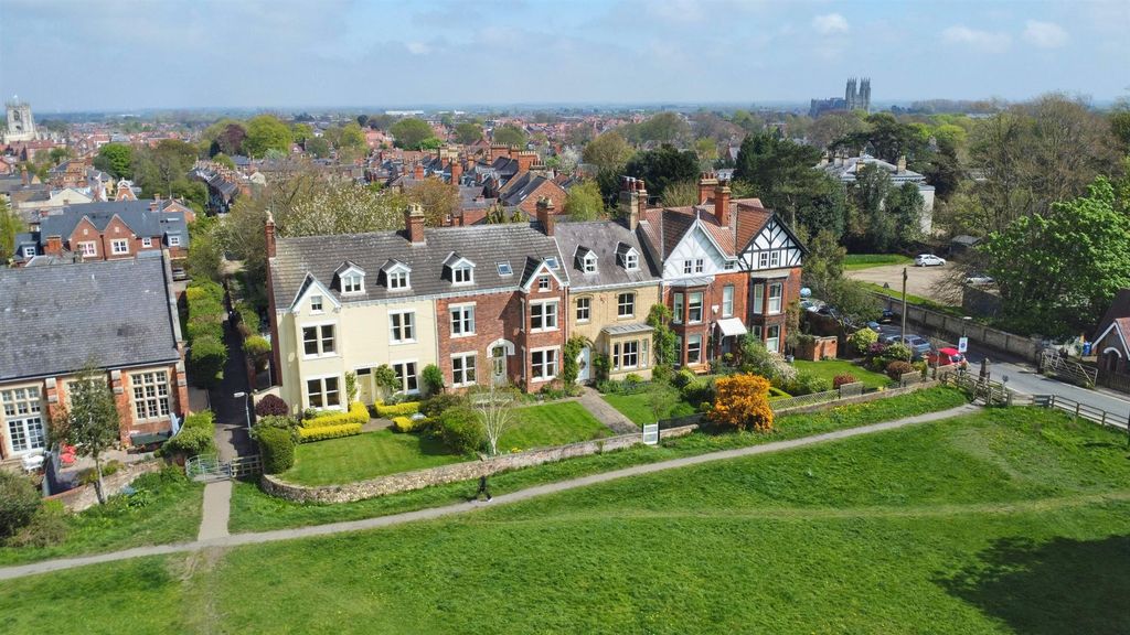 Additional image 29 of 5 bed town house for saleWestwood Road, Beverley HU17