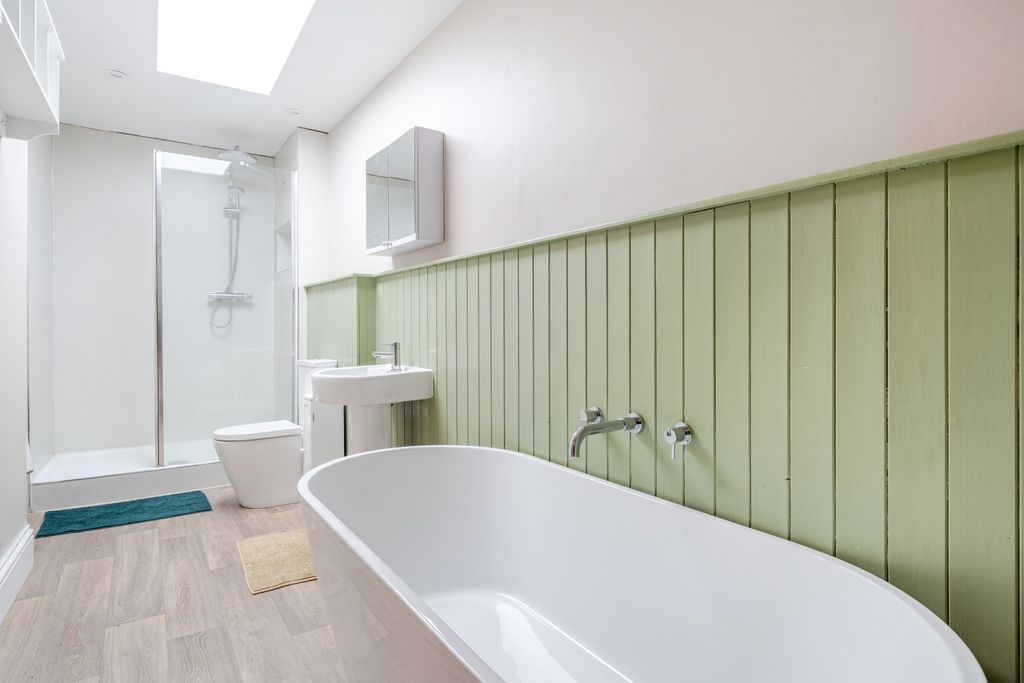 Additional image 15 of 3 bed flat for saleNewport Road, Barnstaple, Devon EX32