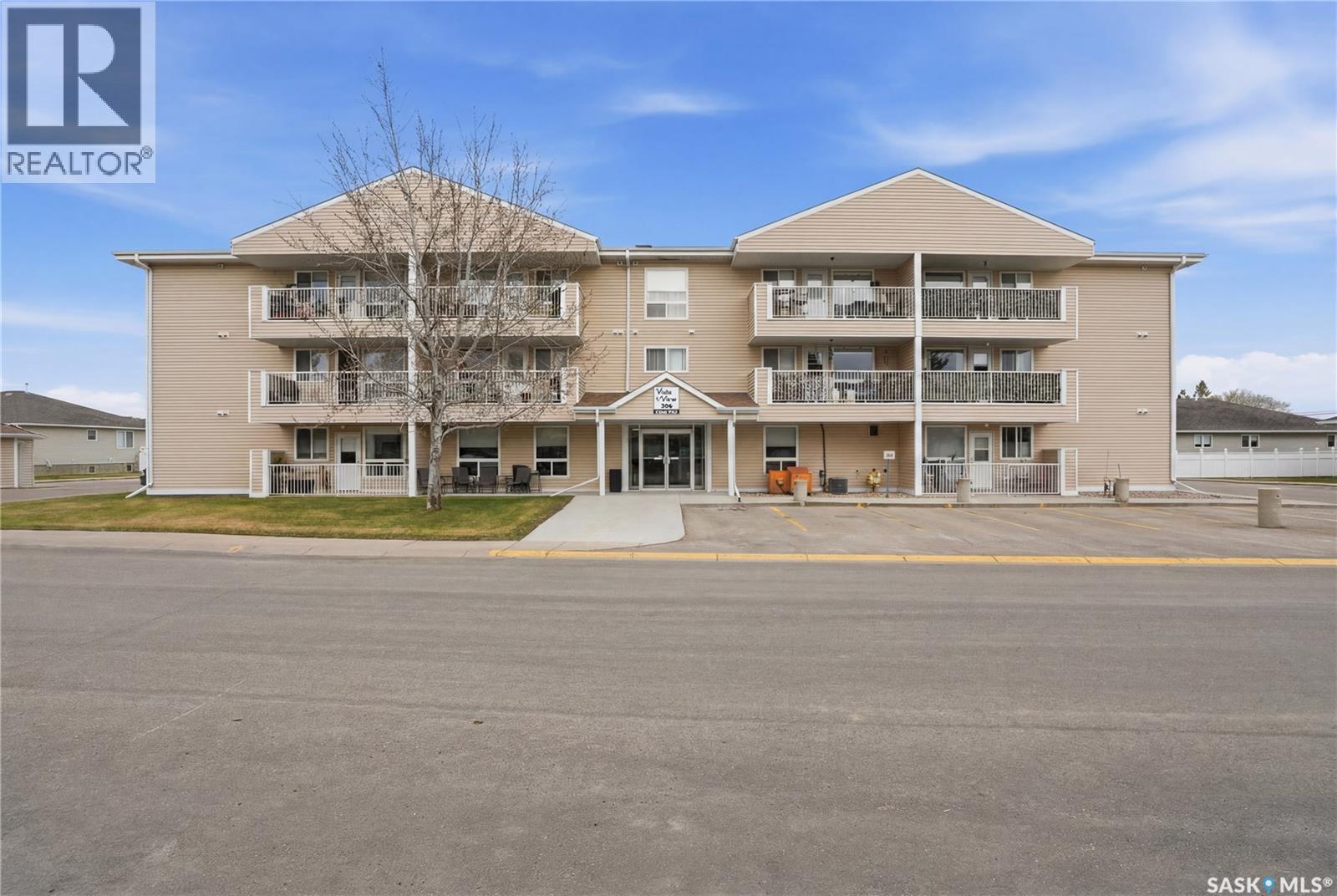 102 206 Pioneer PLACE