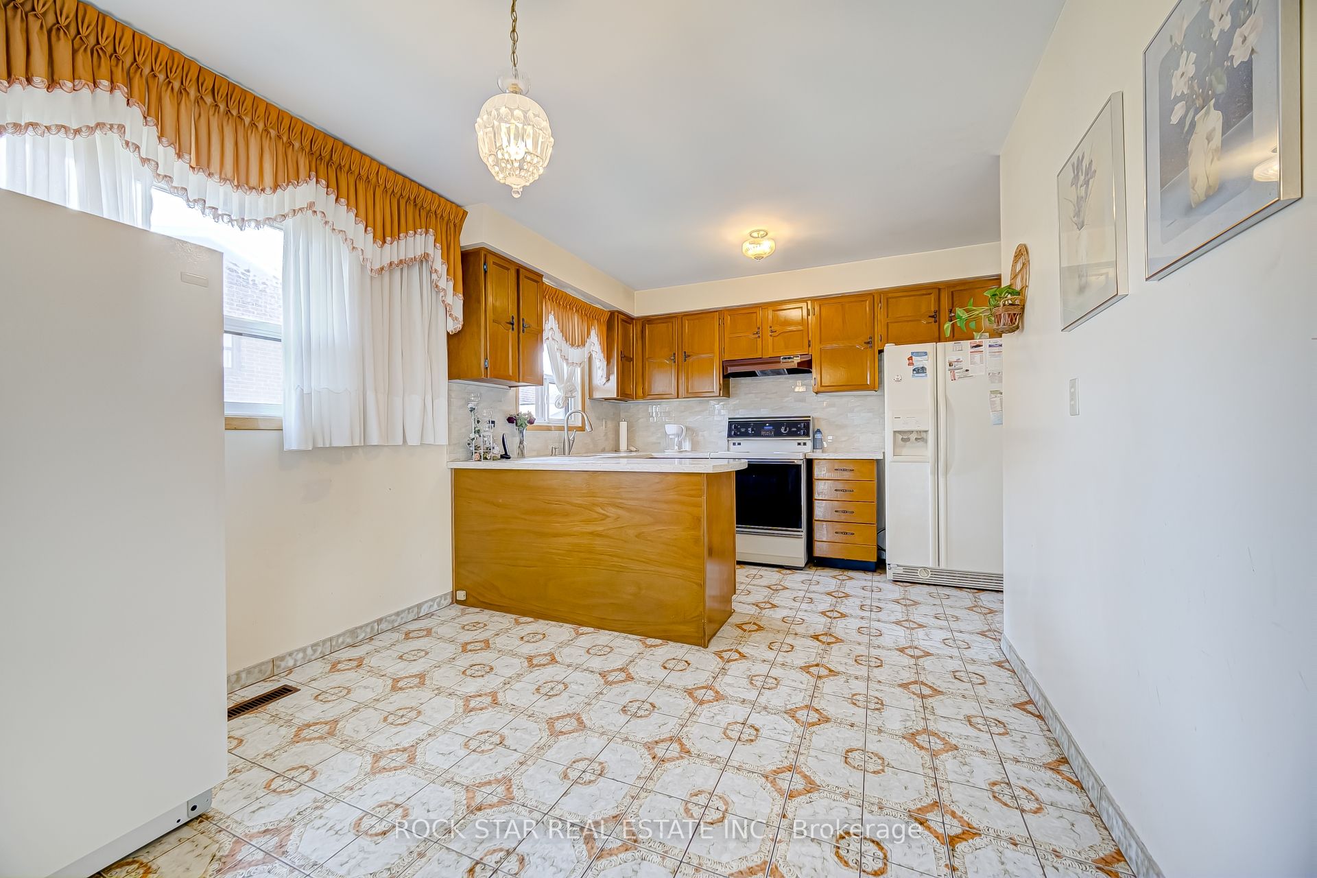 Additional image 6 of 115 Glen Shields Avenue, Vaughan, ON, L4K 1S9