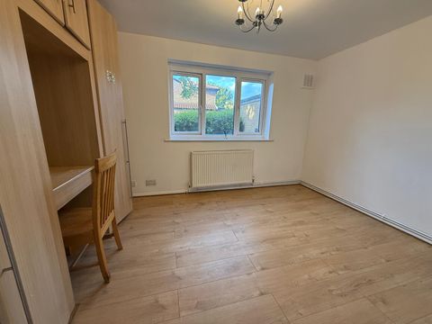 Millhaven Close, Romford RM6