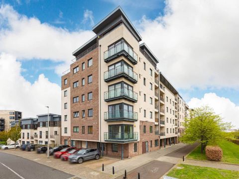 Kingsburgh Crescent, Edinburgh EH5