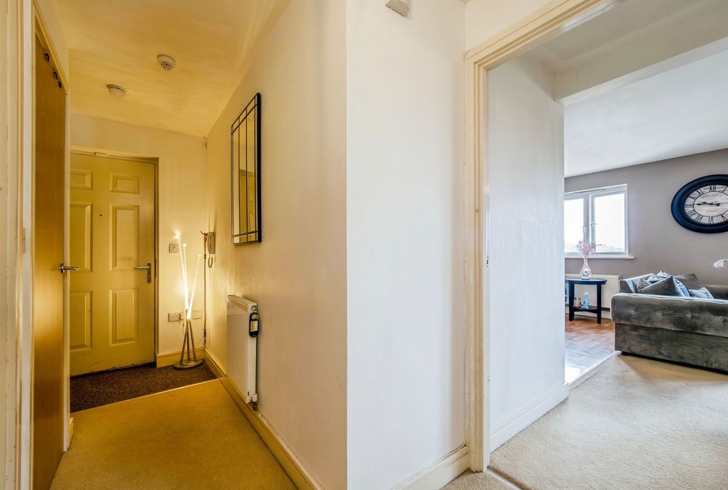 Additional image 11 of 2 bed flat for saleBerkshire Close, Ogwell, Newton Abbot, Devon TQ12