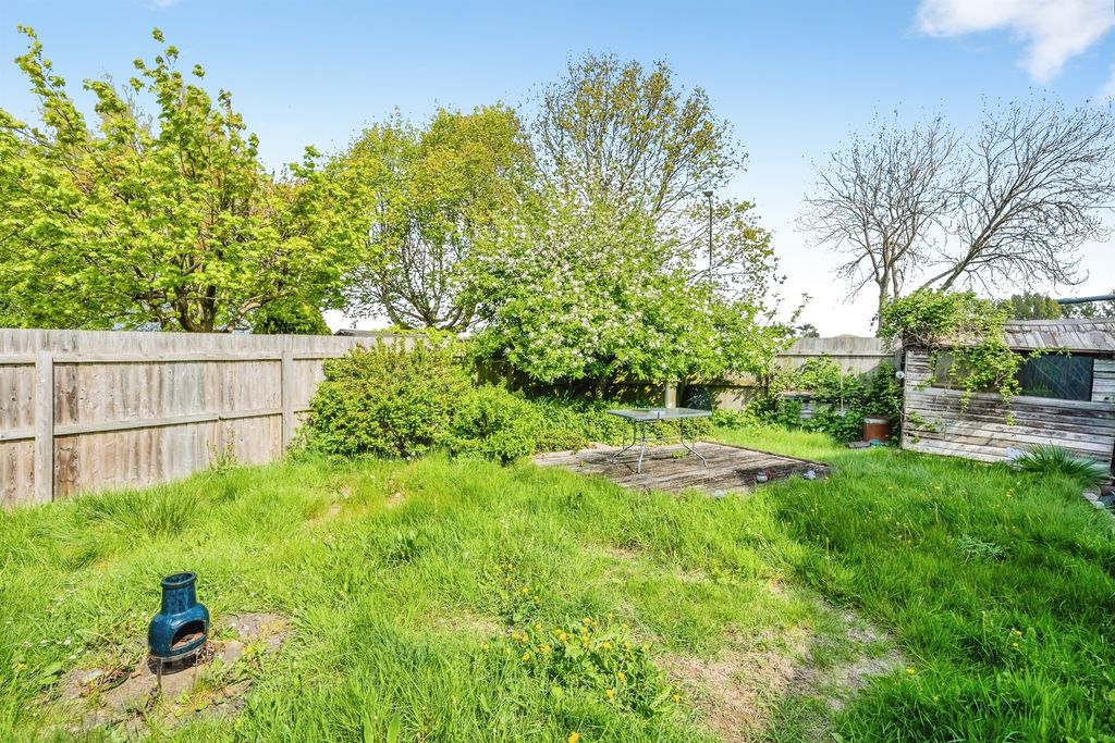 Additional image 3 of 6 bed detached house for salePlover Crescent, Caldicot NP26