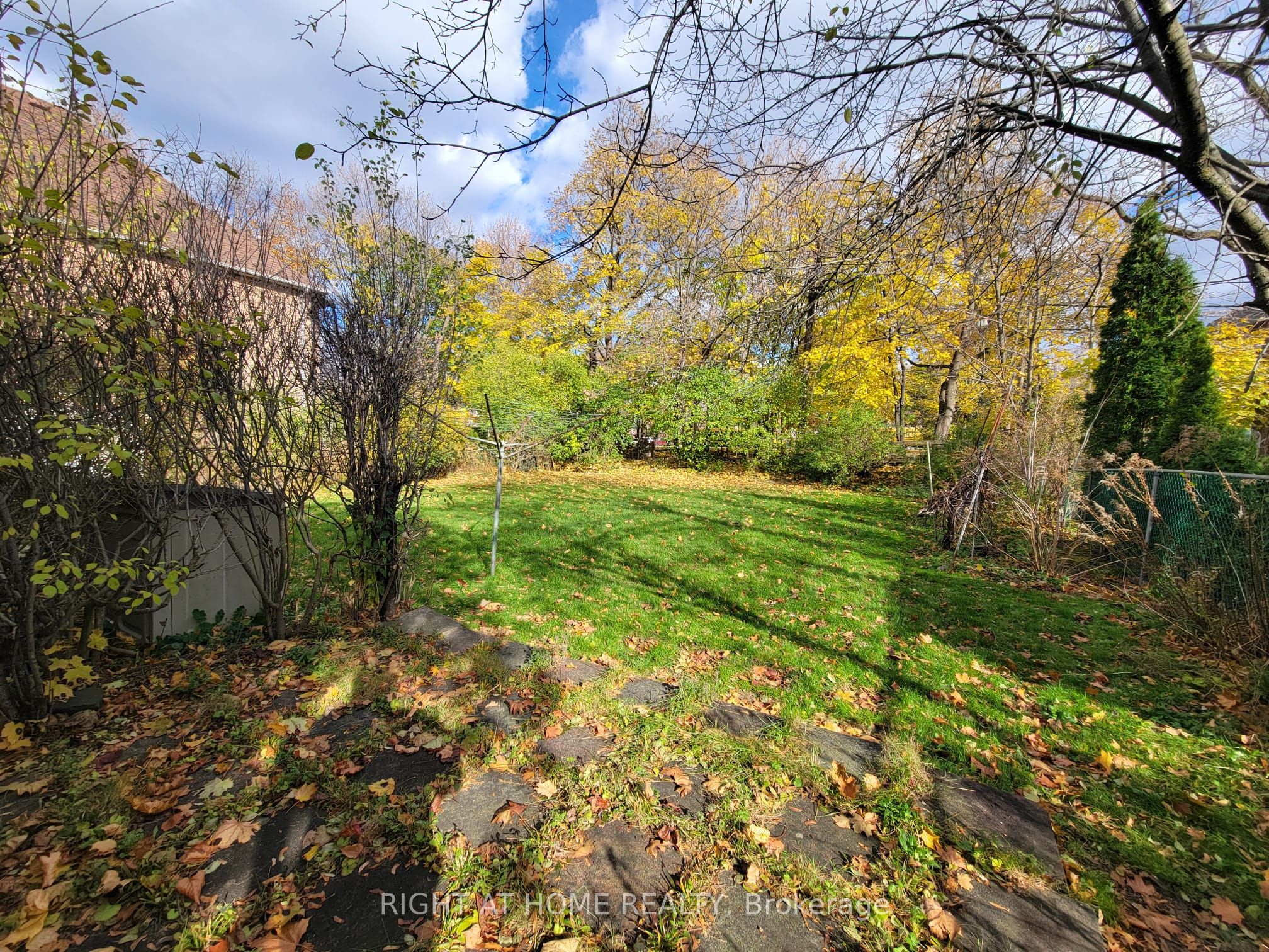 Additional image 2 of 15 Blaketon Road, Toronto, ON, M9B 4V8