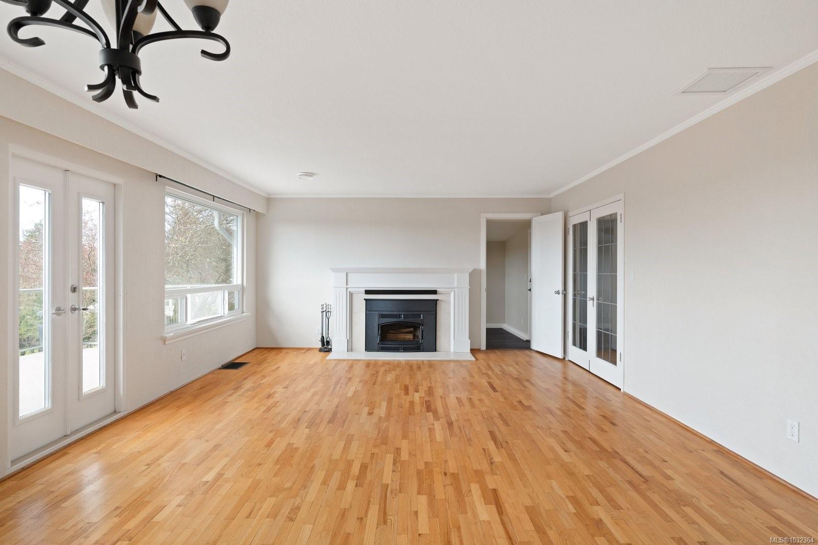 Additional image 5 of 310 Windermere Place, Victoria, BC, V8S 3J3