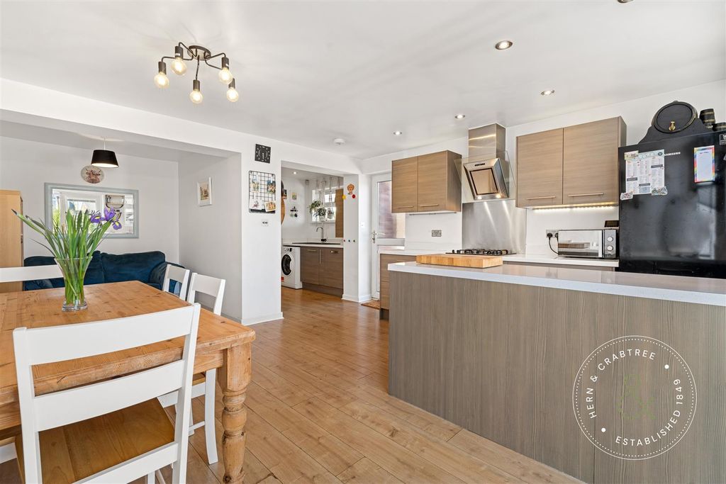 Additional image 15 of 4 bed semi-detached house for saleWell Wood Close, Cardiff CF23
