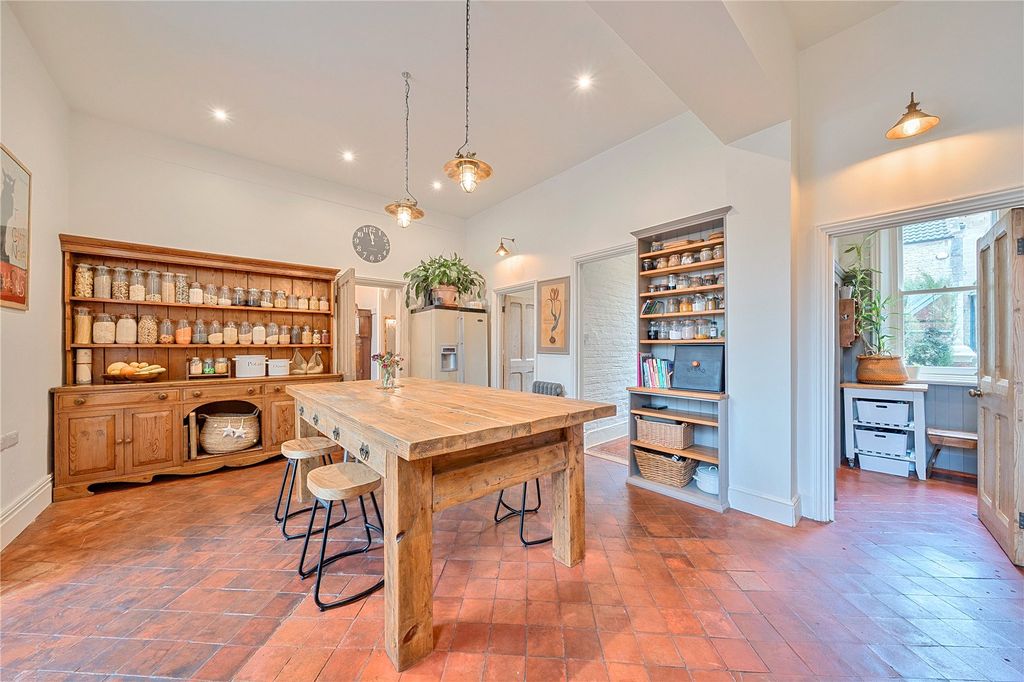 Additional image 10 of 5 bed semi-detached house for saleWest Street, Bourne, Lincolnshire PE10