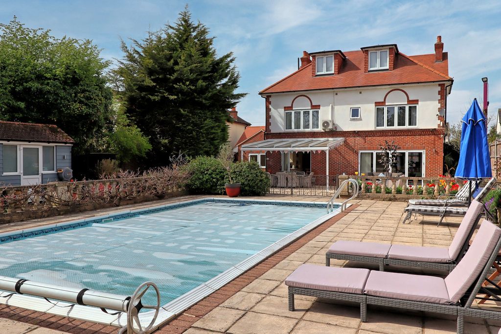 Additional image 24 of 7 bed detached house for saleErnest Road, Emerson Park RM11