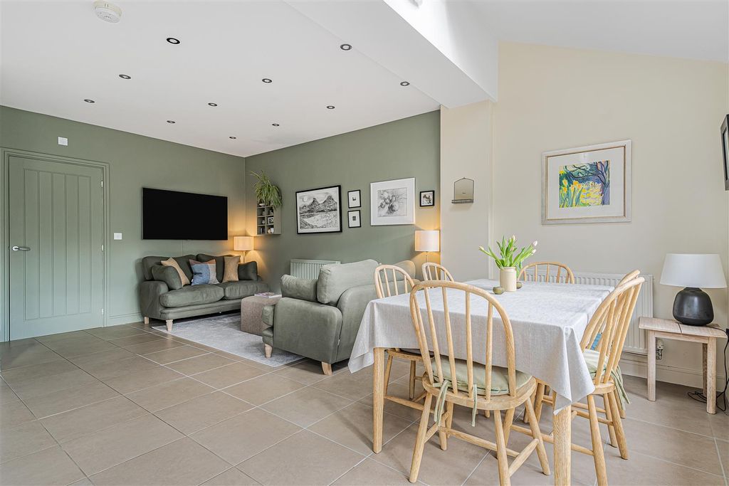 Additional image 17 of 5 bed property for saleLander Close, Chesterton, Bicester OX26