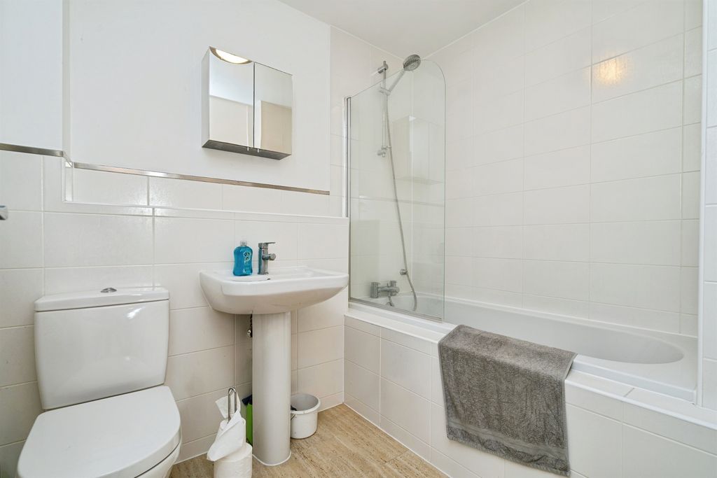 Additional image 14 of 2 bed flat for salePirnhow Street, Ditchingham, Bungay NR35