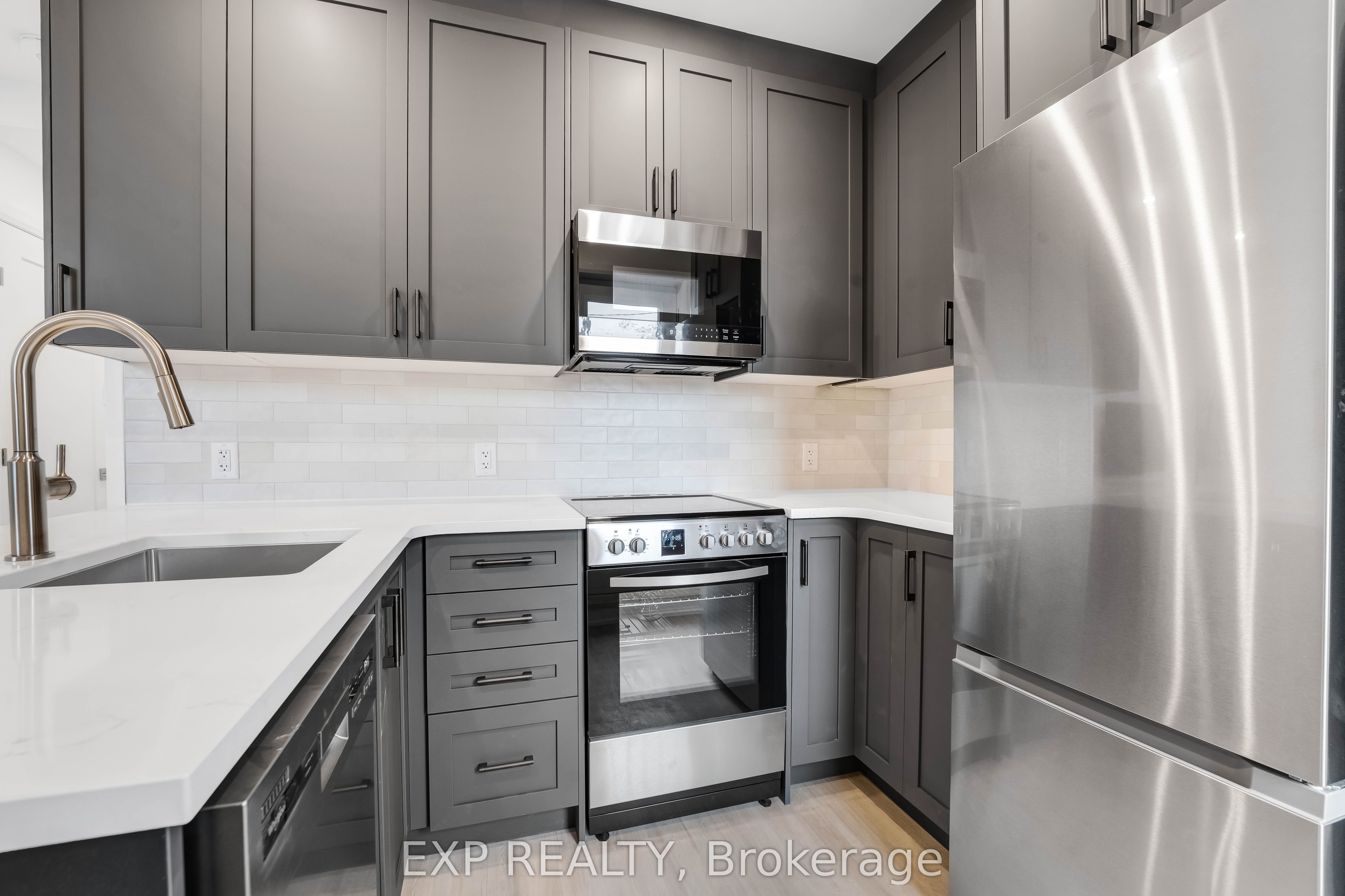 Additional image 3 of 101-887 Somerset Street W, Ottawa, ON, K1R 6R6