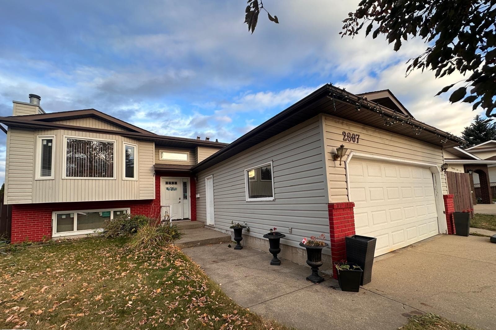 Additional image 7 of 2807 35 Street NW, Edmonton, AB, T6L5K2