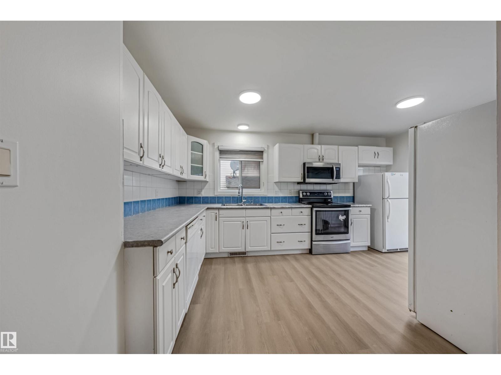 Additional image 5 of 2831 36 Street NW, Edmonton, AB, T6L3Y6