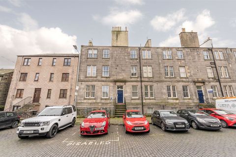 76, Pitt Street, Flat 4, Edinburgh EH64Db EH6