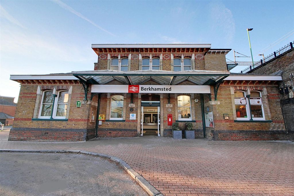 Additional image 12 of 1 bed flat for saleHigh Street, Berkhamsted HP4