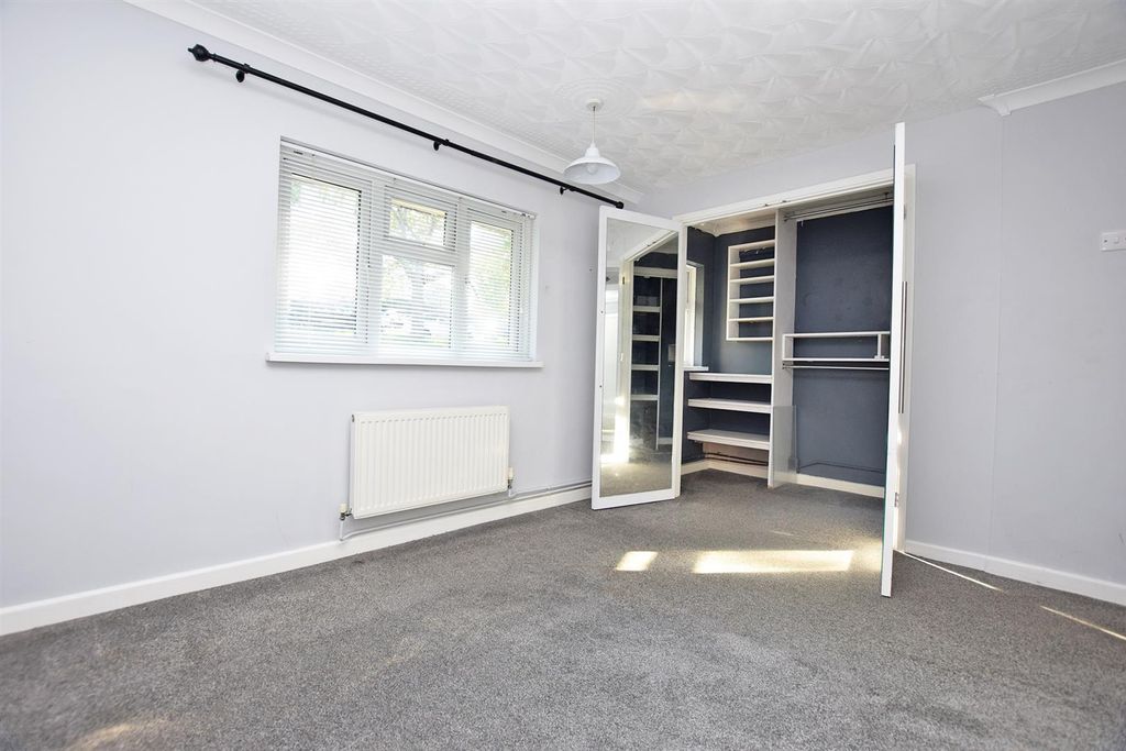 Additional image 5 of 2 bed flat for saleGoad Avenue, Chatham ME5