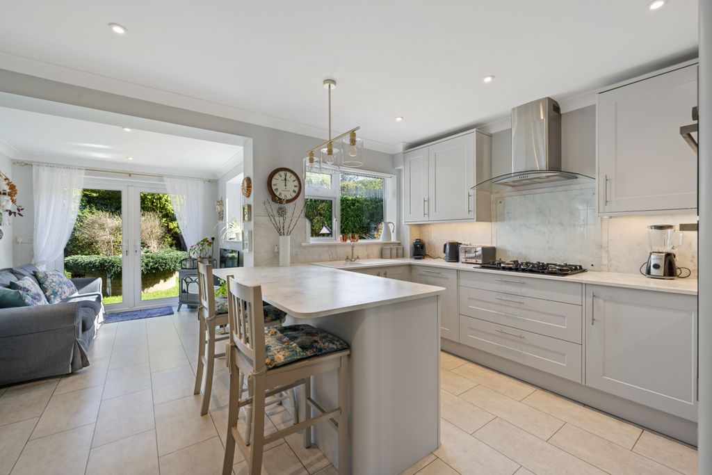 Additional image 6 of 3 bed detached house for salePriory Close, Aldwick Bay Estate, Aldwick, Bognor Regis, West Sussex PO21