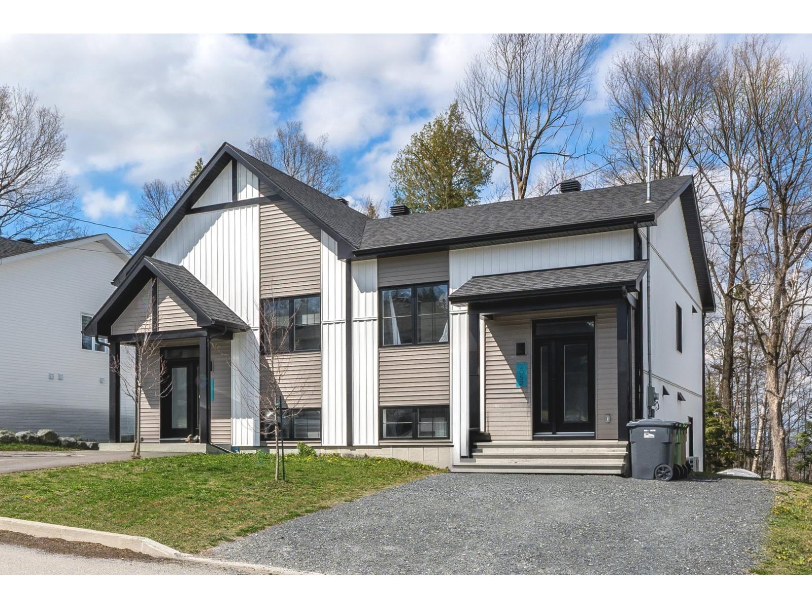 2052 Rue de la Golconda