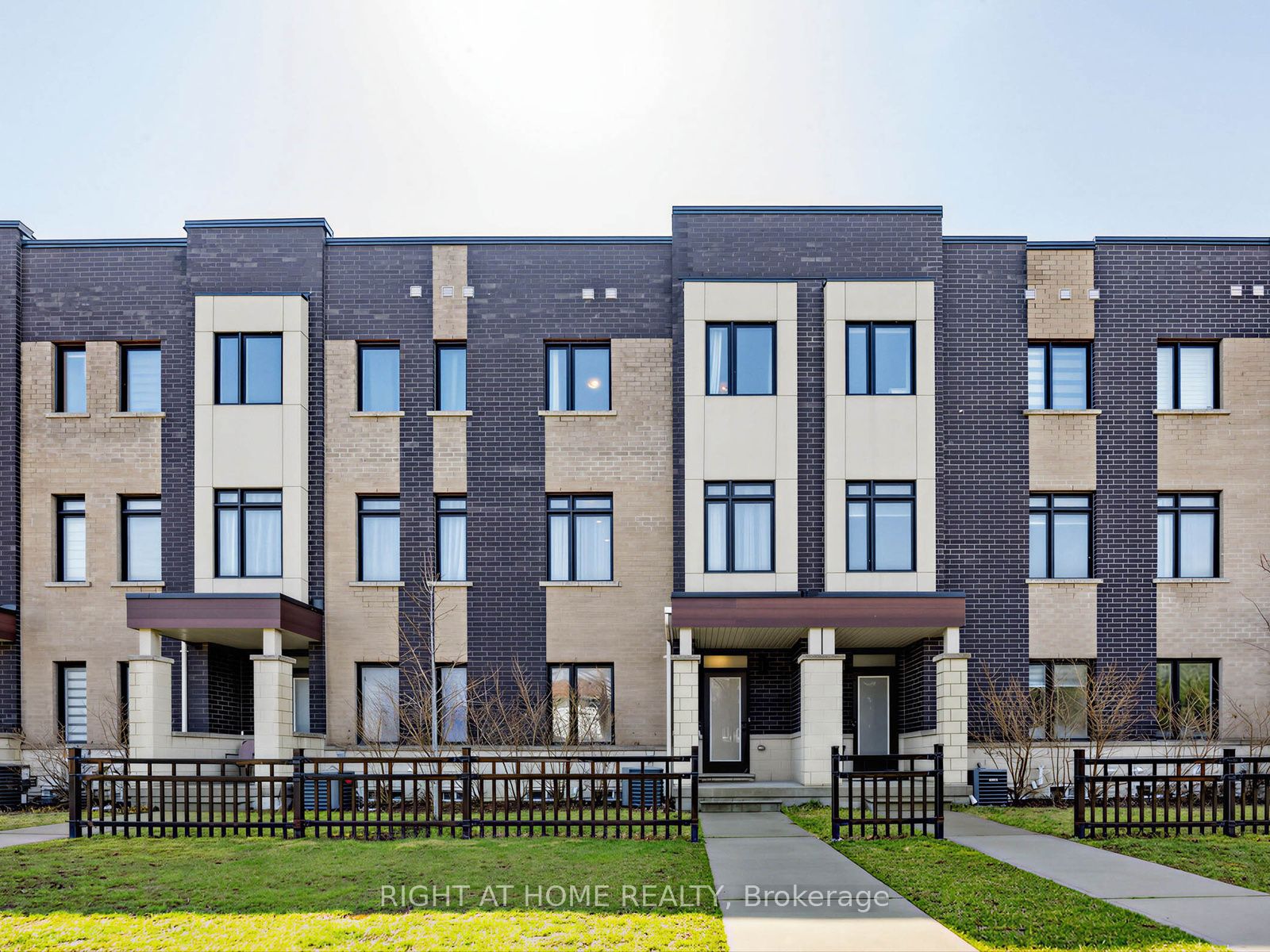 998 Kicking Horse Path, Oshawa, ON, L1J 0B4