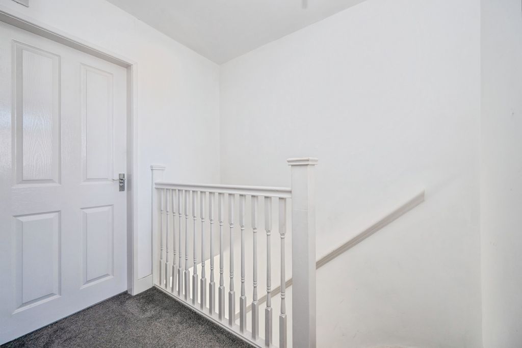 Additional image 18 of 3 bed flat for saleBrowns Lane, Dordon, Tamworth, Warwickshire B78