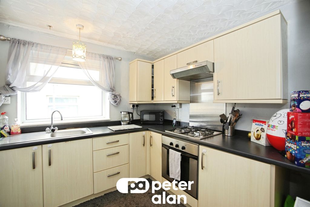 Additional image 7 of 3 bed semi-detached house for saleThe Close, Cefn Hengoed, Hengoed CF82