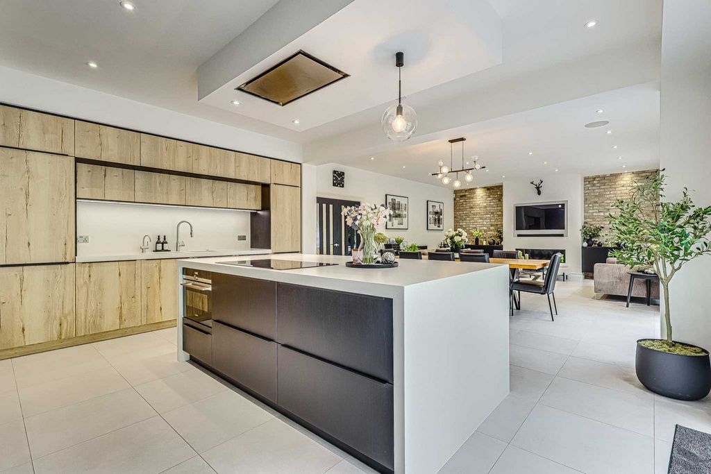 Additional image 15 of 5 bed detached house for saleBenfleet Road, Benfleet SS7