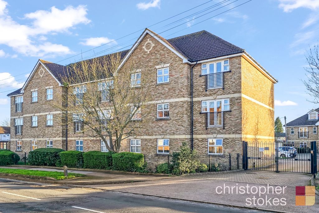 2 bed flat for saleElppin Court, Park Lane, Broxbourne, Hertfordshire EN10