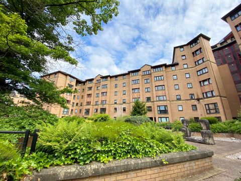 Parsonage Square, Merchant City, Glasgow G4