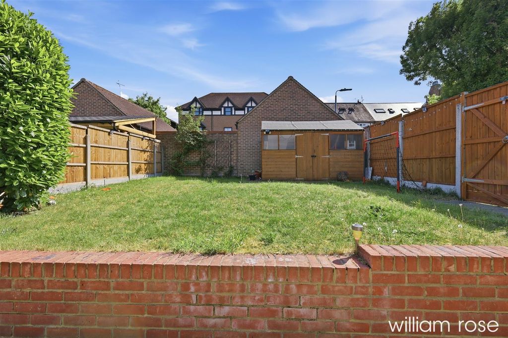 Additional image 13 of 4 bed semi-detached house for saleWestbury Lane, Buckhurst Hill IG9