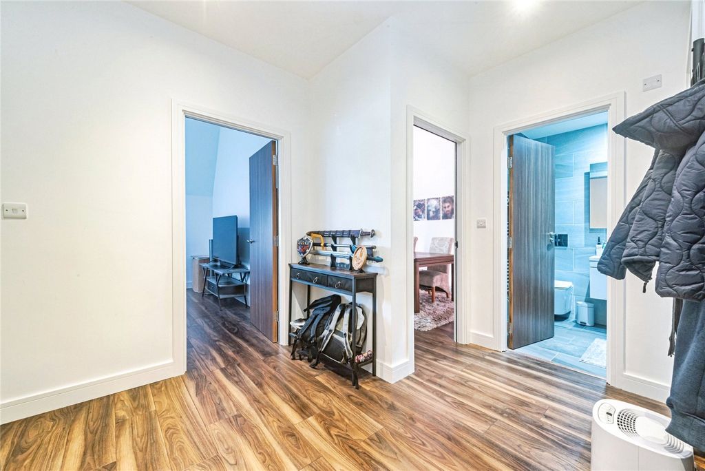 Additional image 18 of 2 bed flat for saleLittle Victoria Street, Basingstoke, Hampshire RG21