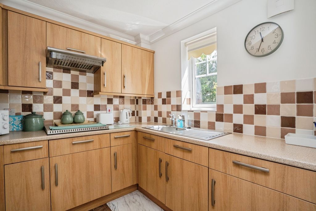 Additional image 2 of 1 bed flat for saleNew Brighton Road, Emsworth, Hampshire PO10