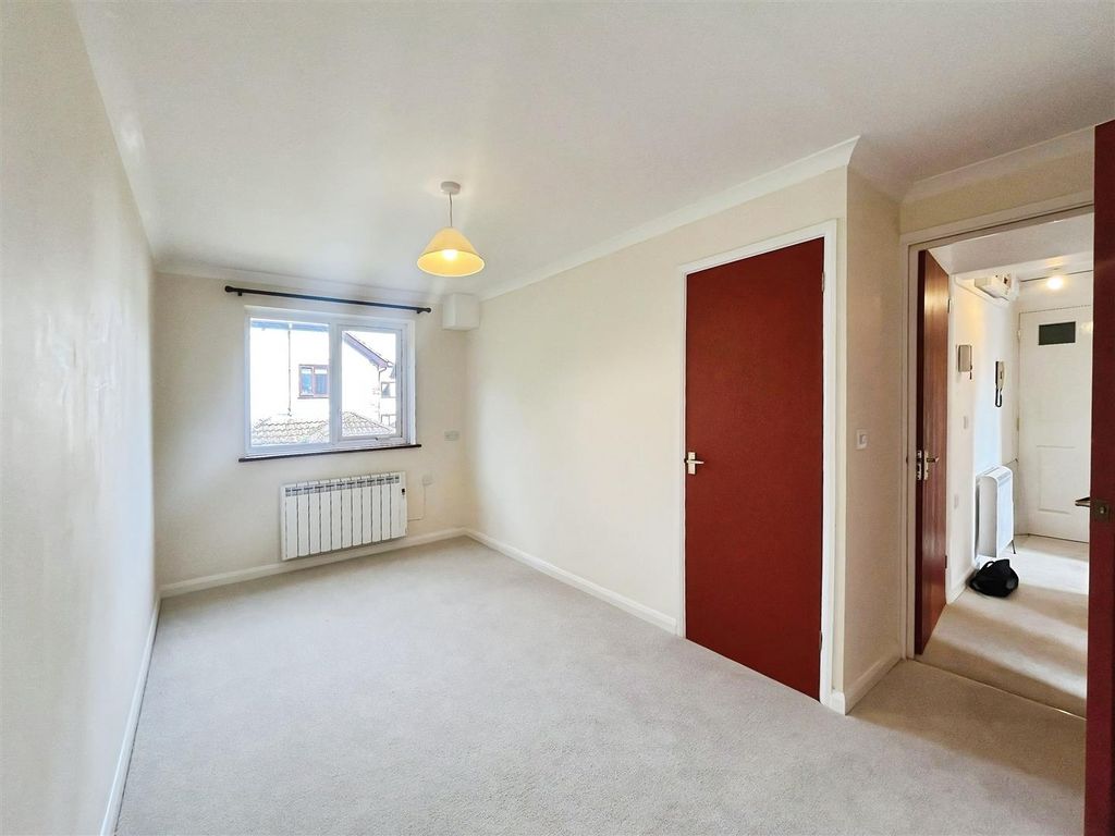 Additional image 4 of 1 bed property for saleSt. Benedicts Close, Aldershot GU11